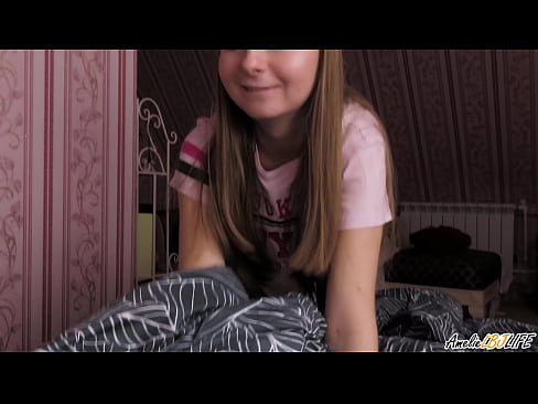 ❤️ Blondie तिच्या BFF ला खोलवर चोखते आणि तिच्या तोंडात कम येते ️❌  mr.porncomixone.ru वर  ﹏